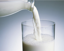 牛乳でも一日のカルシウム所要量は600ｍｇで200ｃｃを3本分