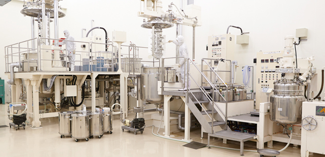 超臨界二酸化炭素抽出装置は、化粧品分野ではまだ一部でしか導入されていない。